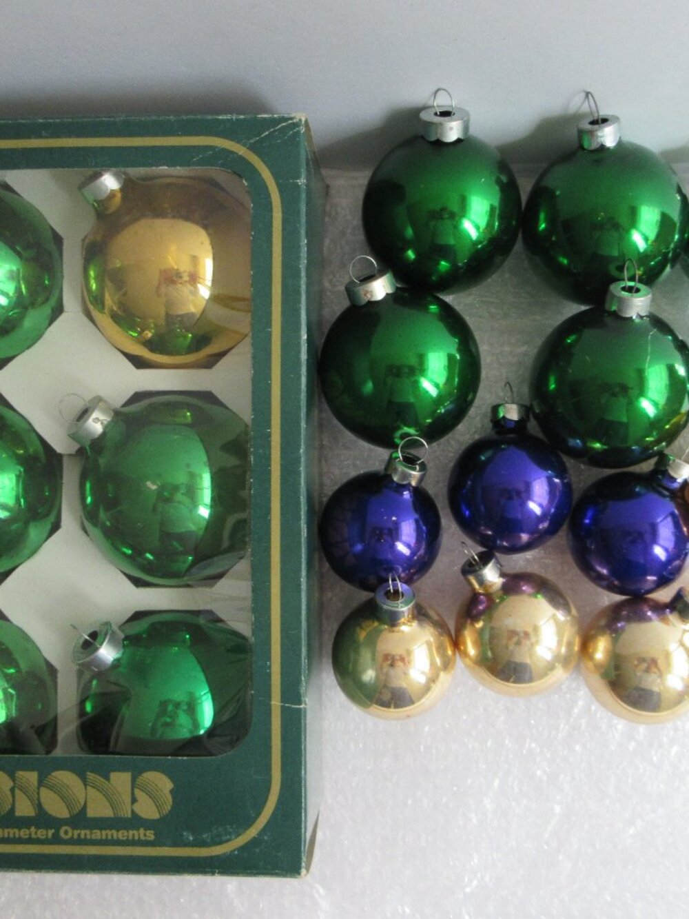20 HOLLY & Rauch Round Glass Christmas Ornaments Vtg USA Green Gold Purple